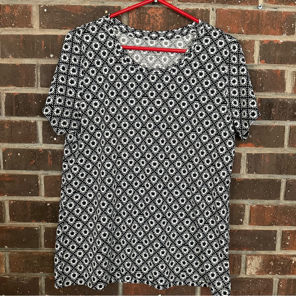 Black and White Geometric Patterned Be Inspired T-Shirt